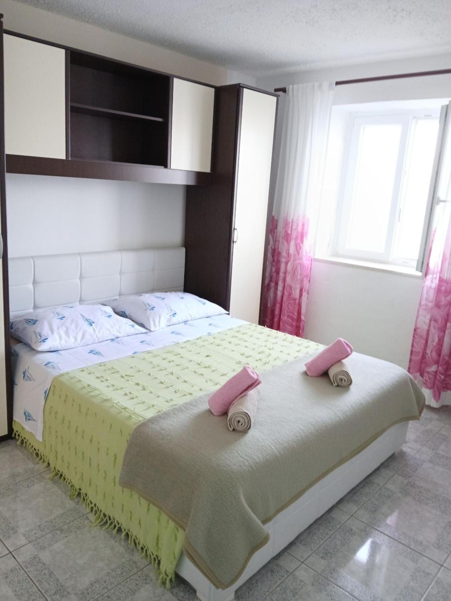 Apartments Sova Постира Екстериор снимка